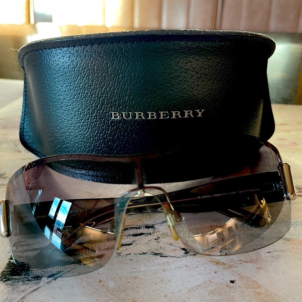 Burberry sunglasses with case